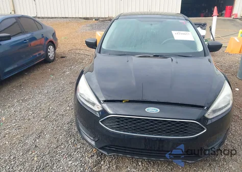2017 Ford Focus S z USA, uszkodzony, nr VIN 1FADP3E28HL338481